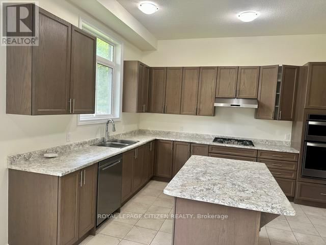 207 HARRIS STREET Image 12