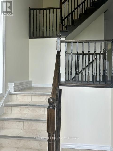 207 HARRIS STREET Image 16