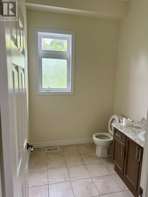 207 HARRIS STREET Image 32