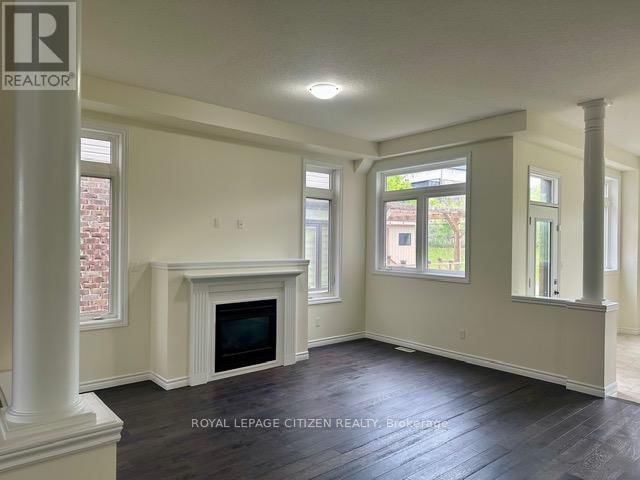 207 HARRIS STREET Image 8
