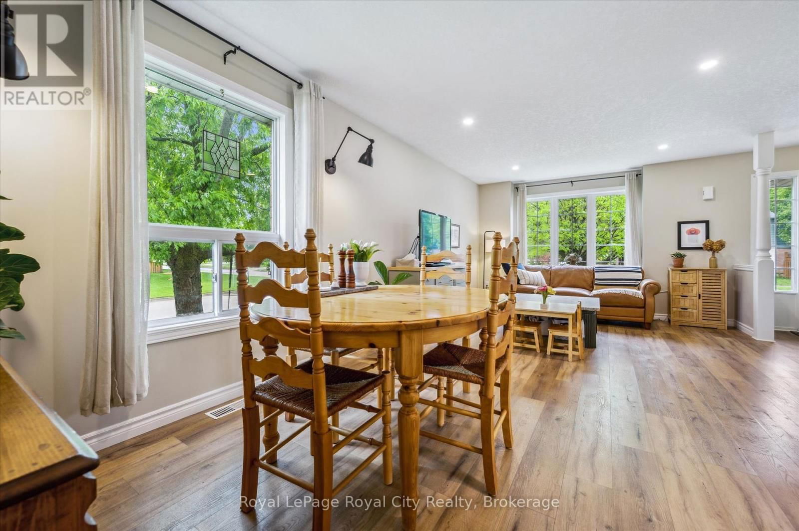 754 VICTORIA TERRACE Image 12