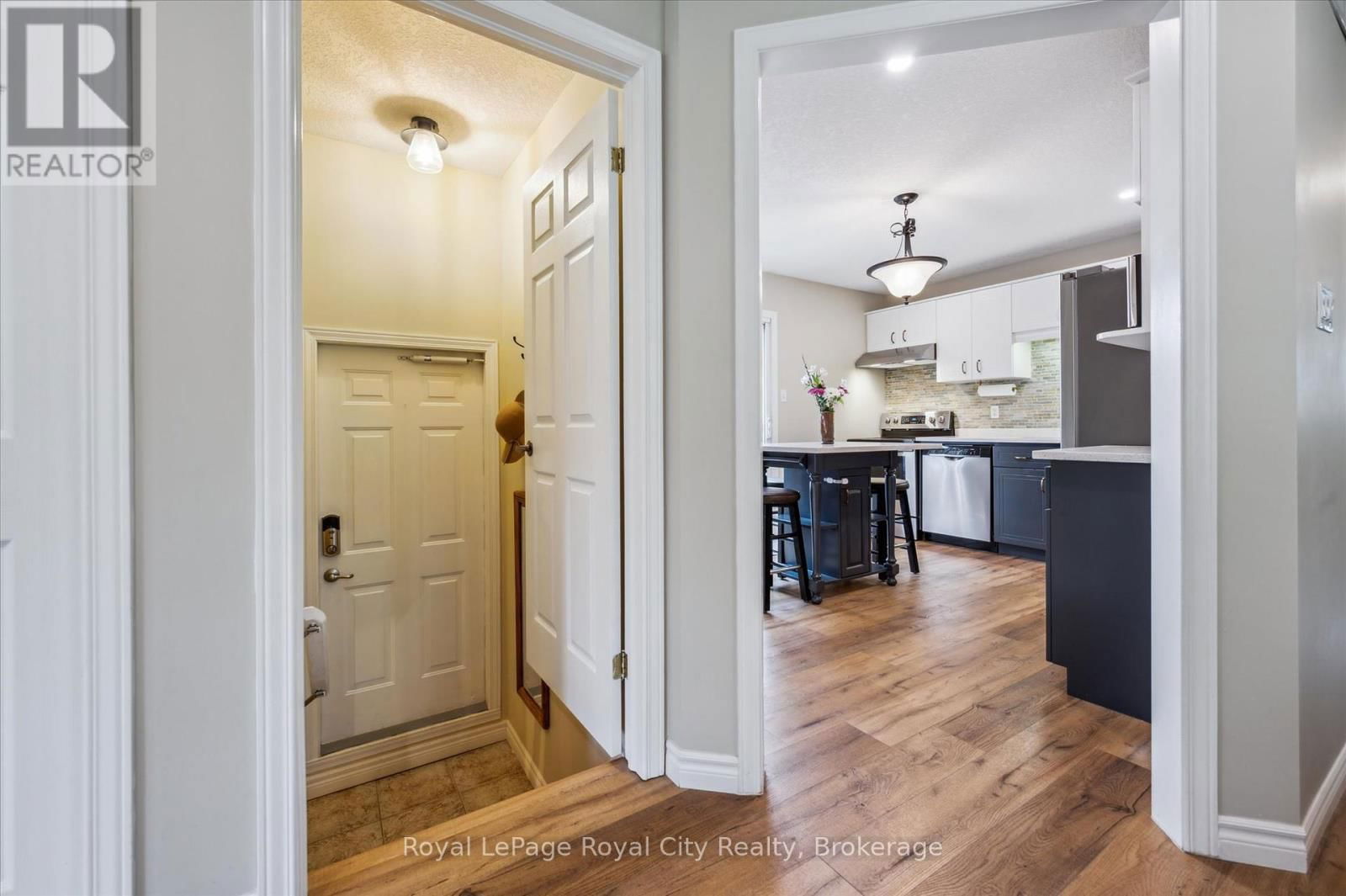 754 VICTORIA TERRACE Image 23