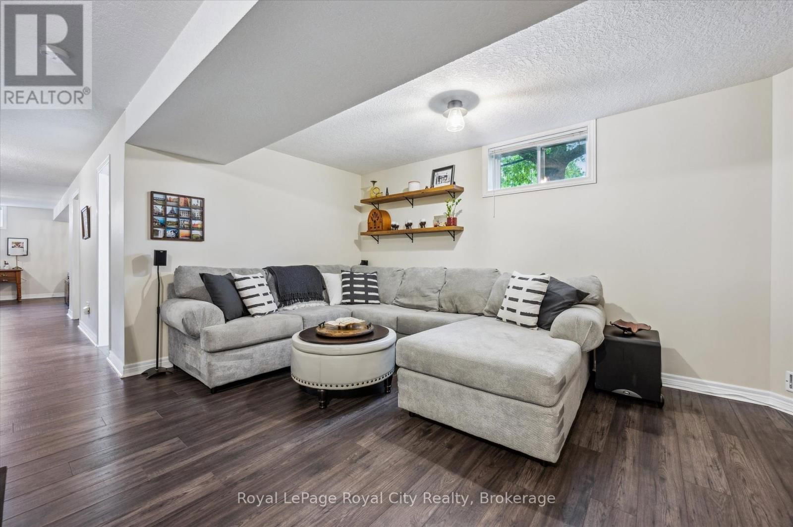 754 VICTORIA TERRACE Image 26