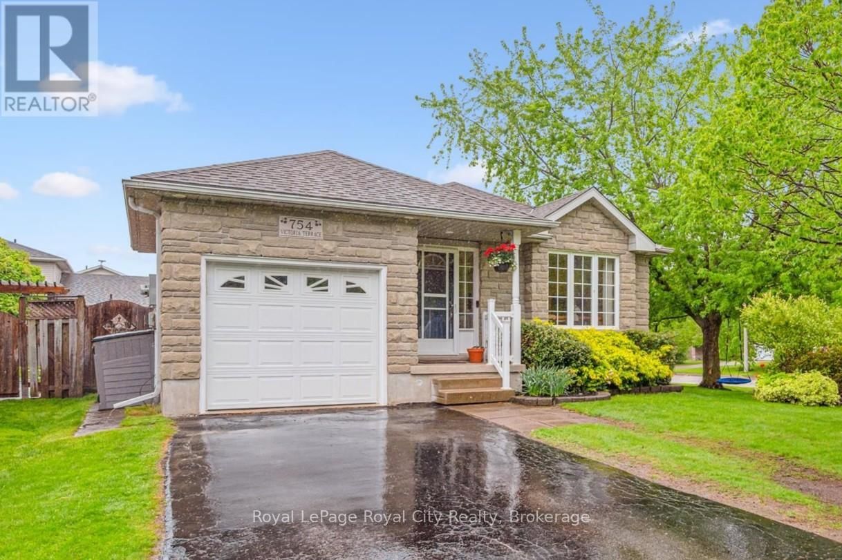 754 VICTORIA TERRACE Image 3