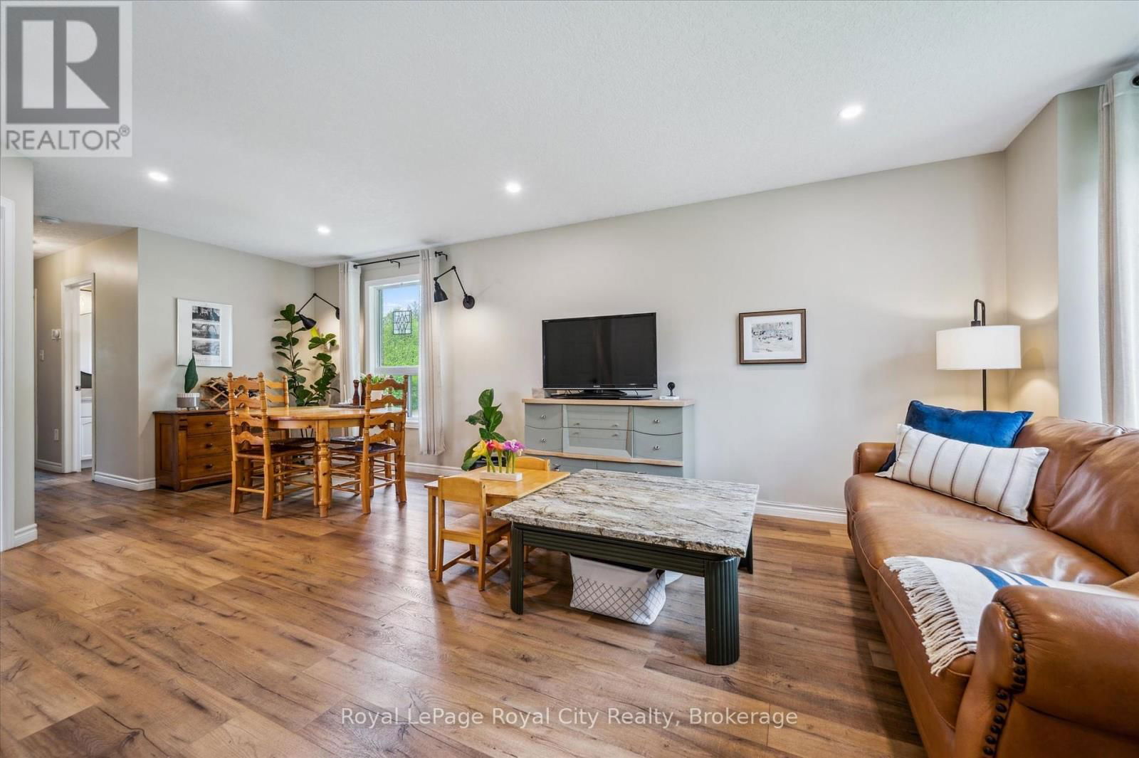 754 VICTORIA TERRACE Image 9