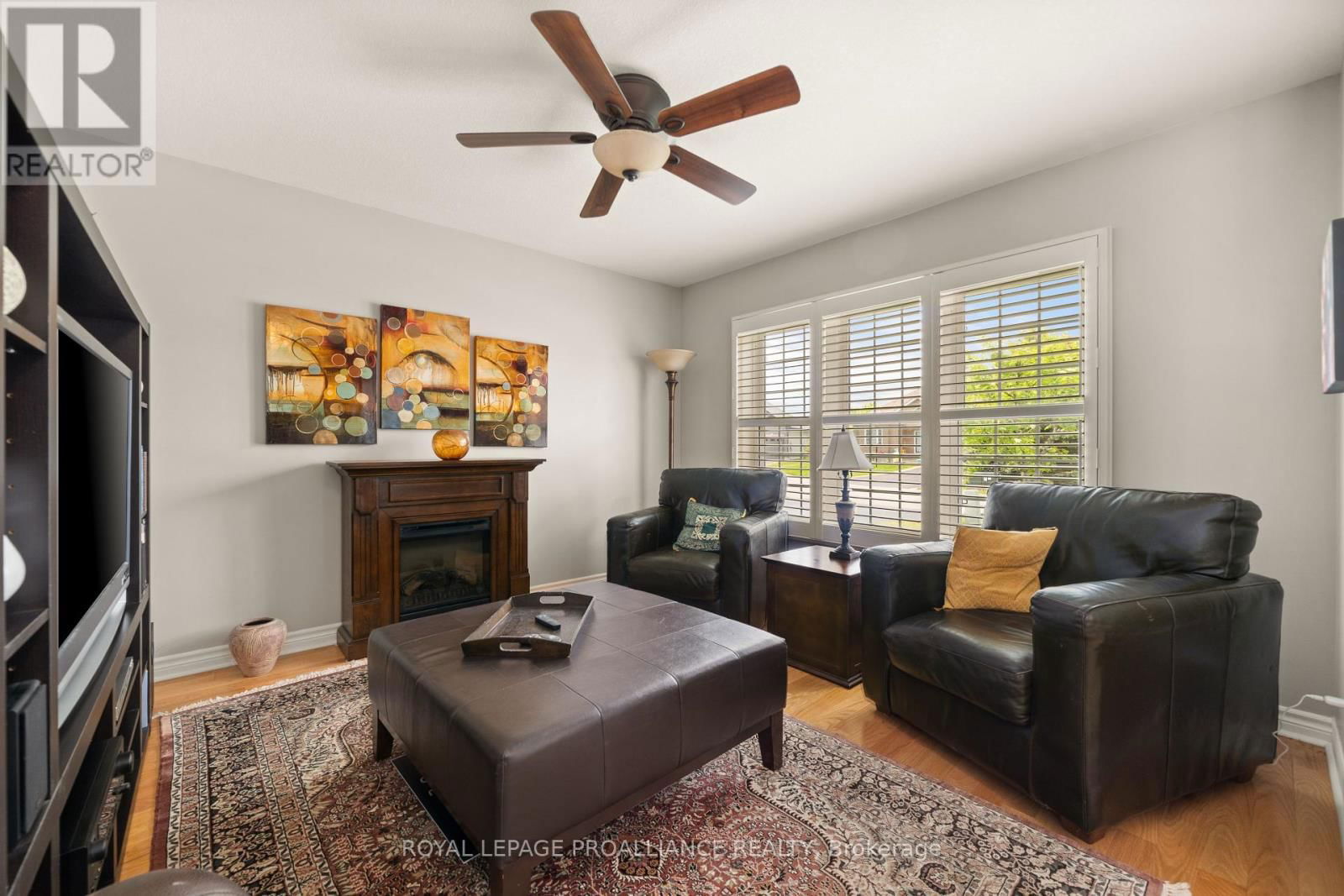 15 CLARAMOUNT COURT Image 20