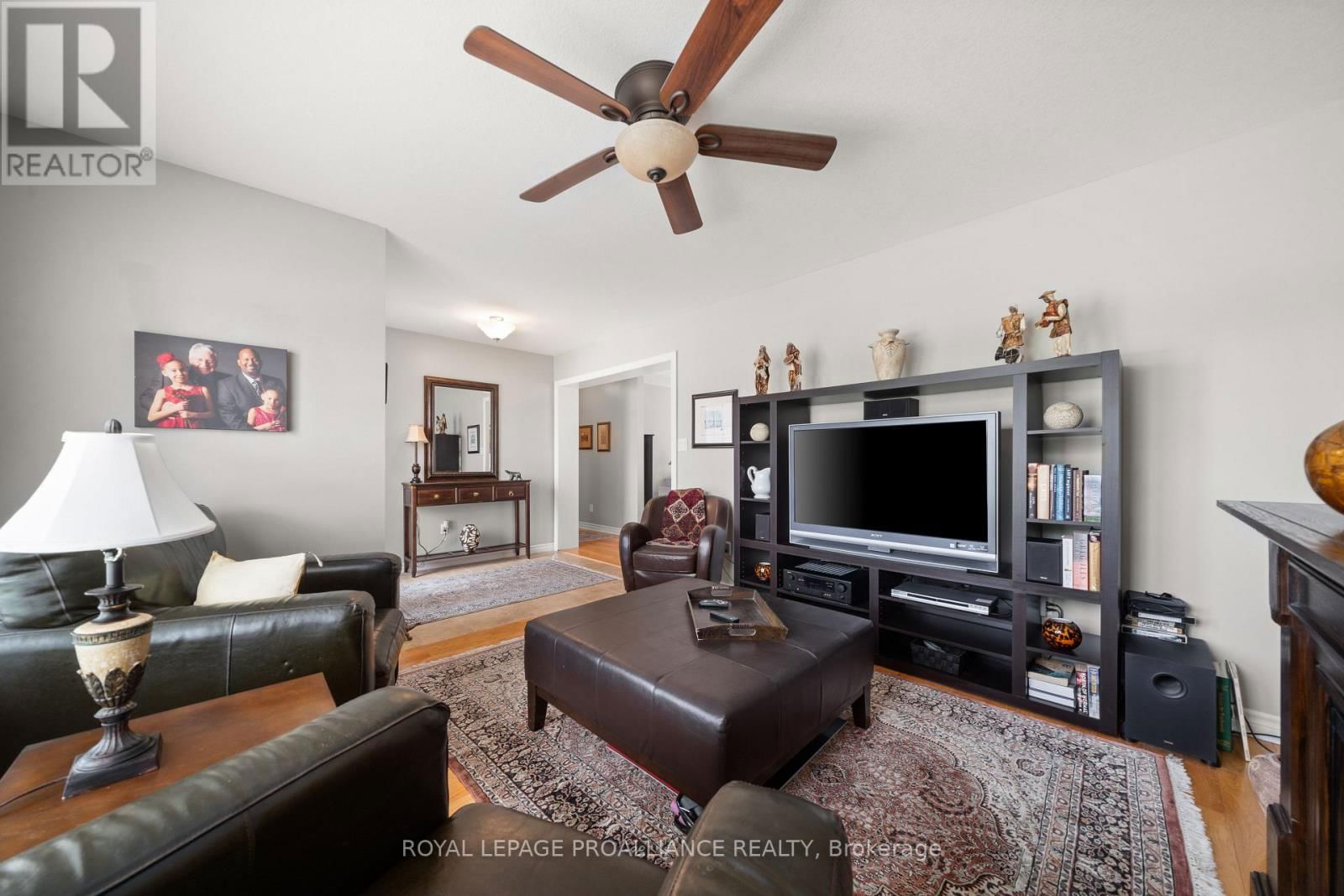 15 CLARAMOUNT COURT Image 21