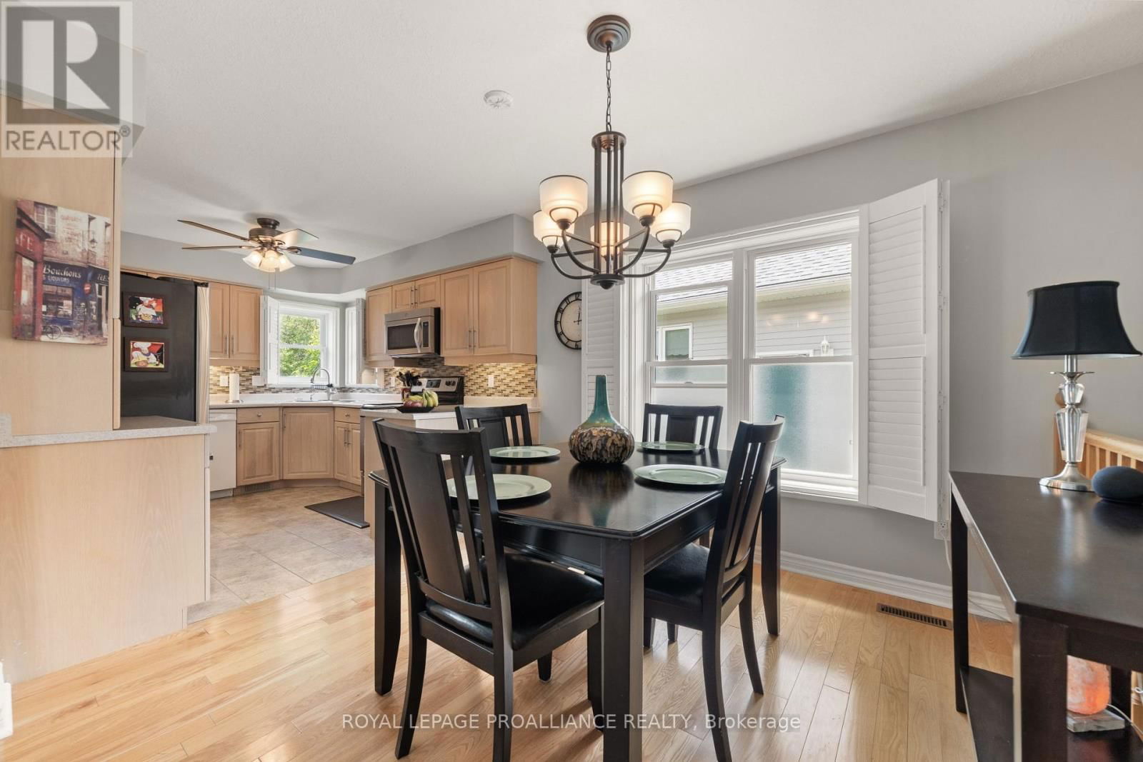 15 CLARAMOUNT COURT Image 24