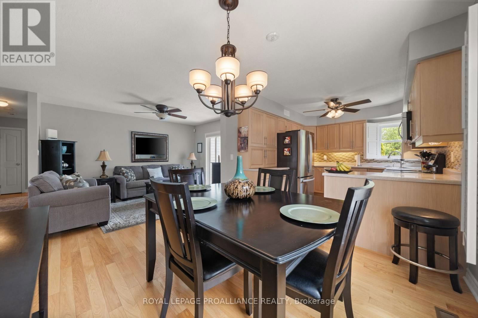 15 CLARAMOUNT COURT Image 26