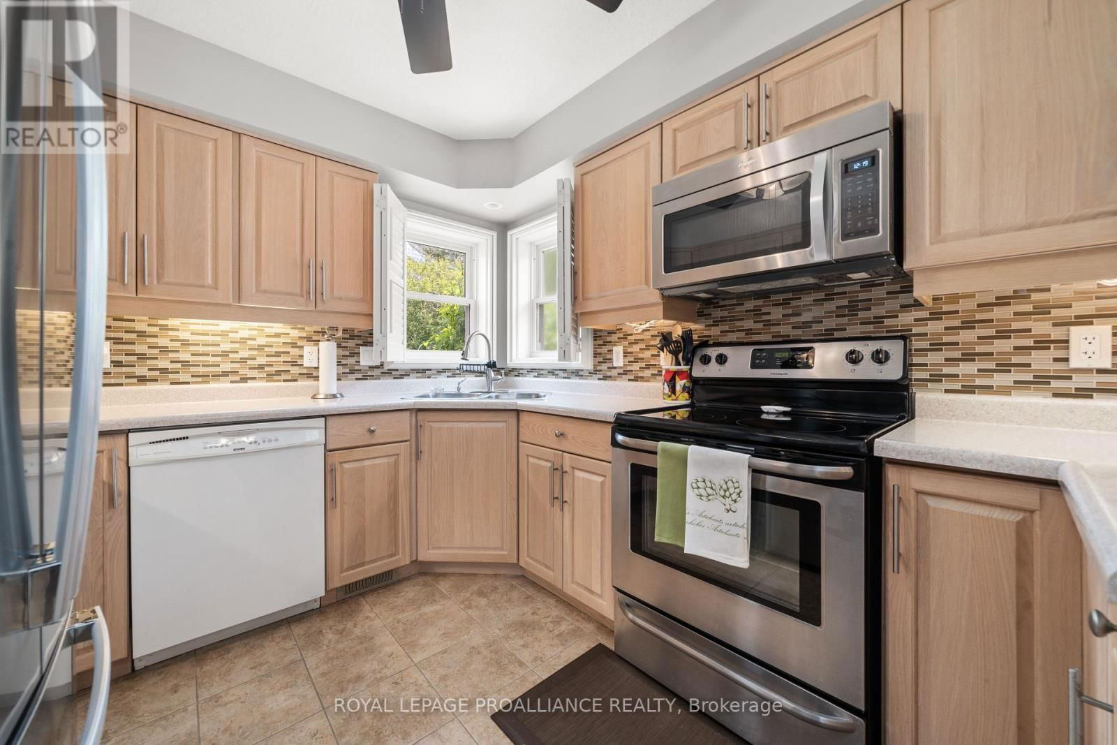 15 CLARAMOUNT COURT Image 29