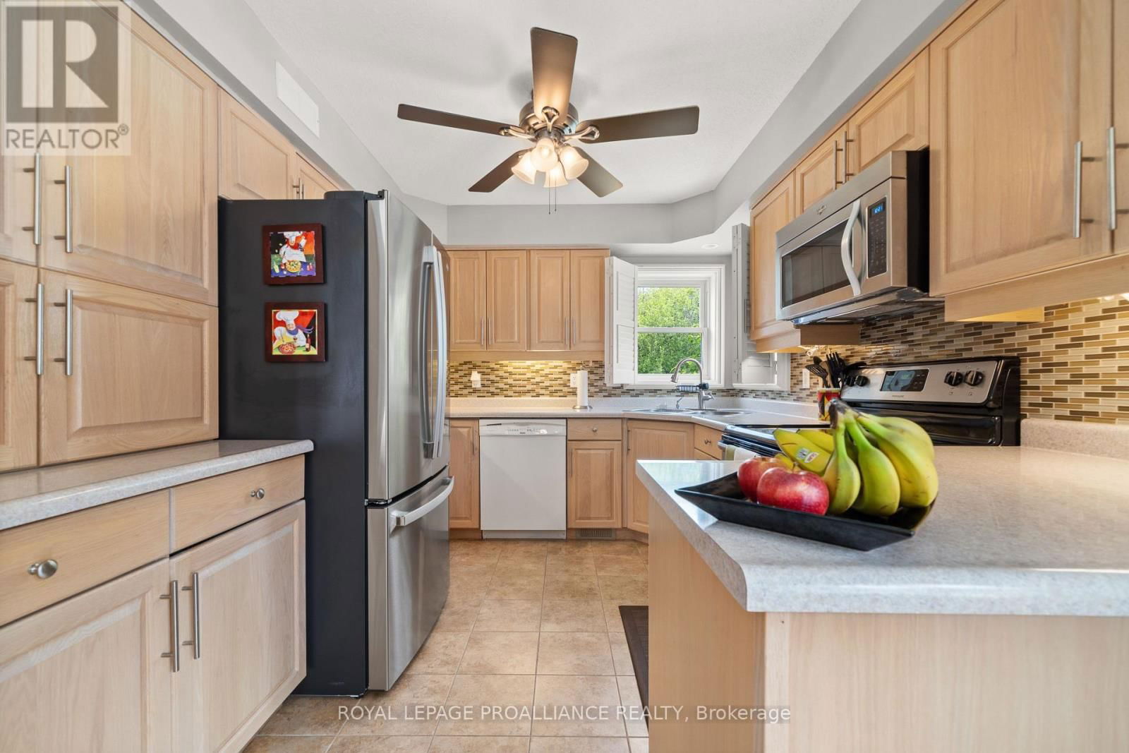 15 CLARAMOUNT COURT Image 32