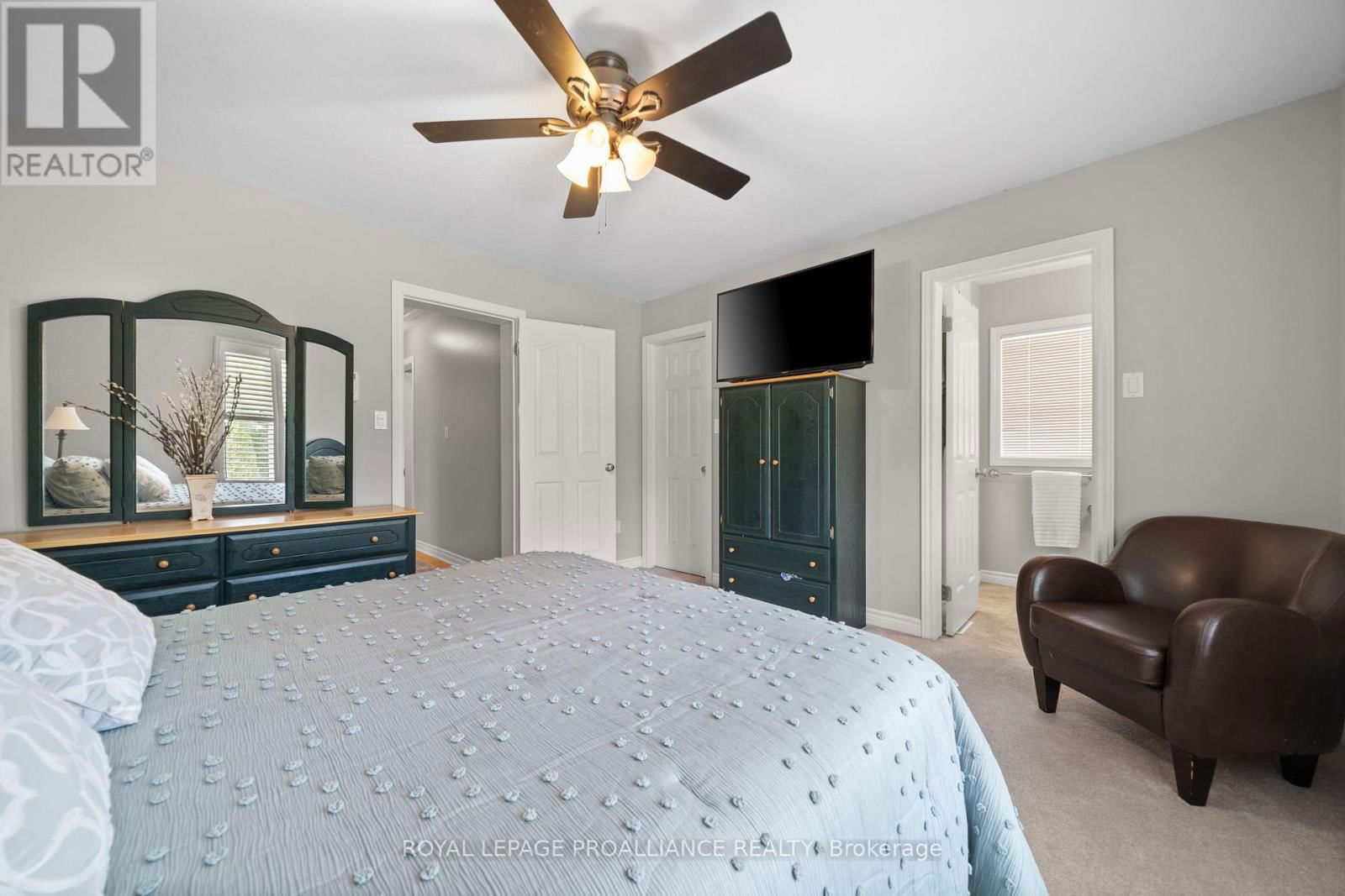 15 CLARAMOUNT COURT Image 34