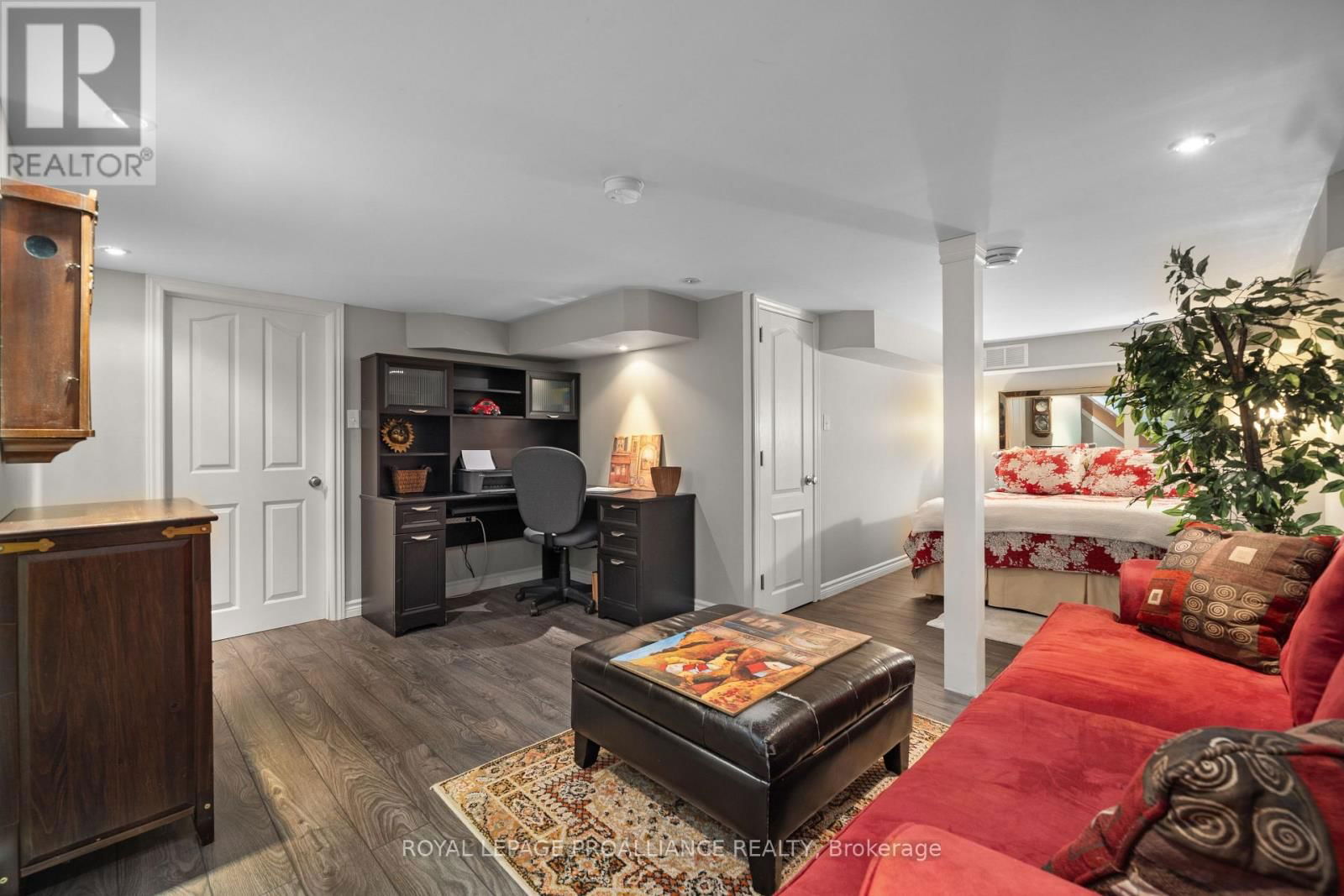 15 CLARAMOUNT COURT Image 45