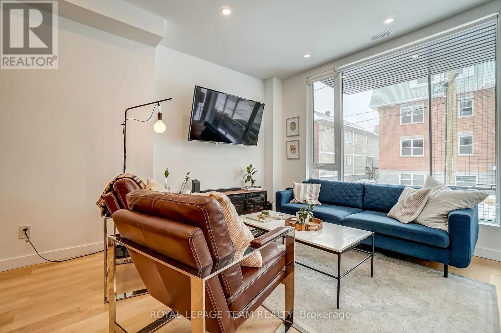 123-125 CARRUTHERS AVENUE Image 7