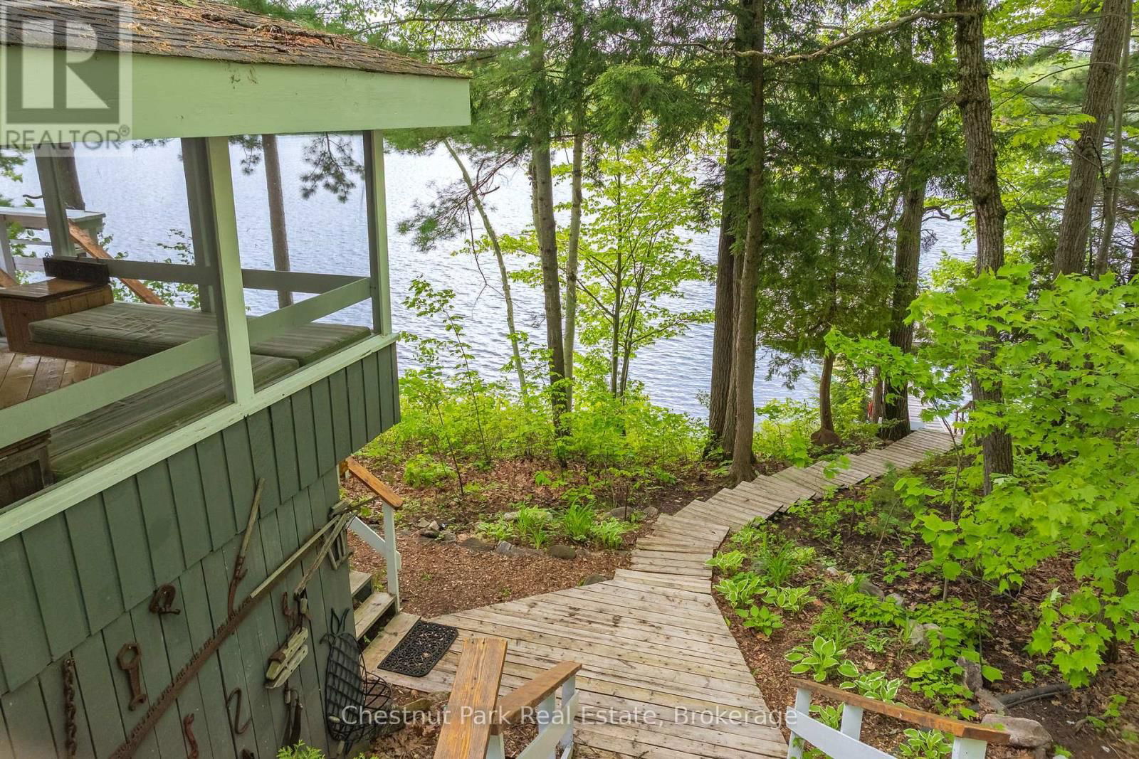 1066 APIARY ROAD Image 17