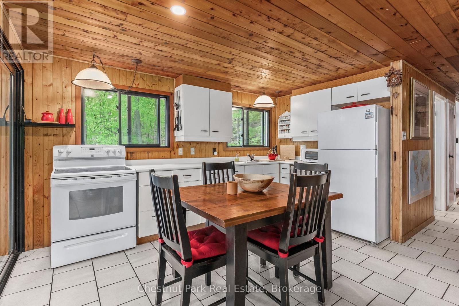1066 APIARY ROAD Image 26