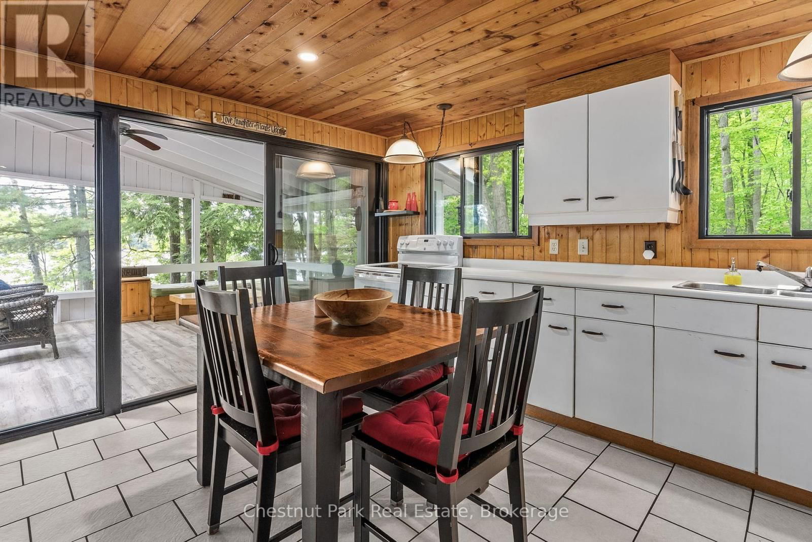 1066 APIARY ROAD Image 27