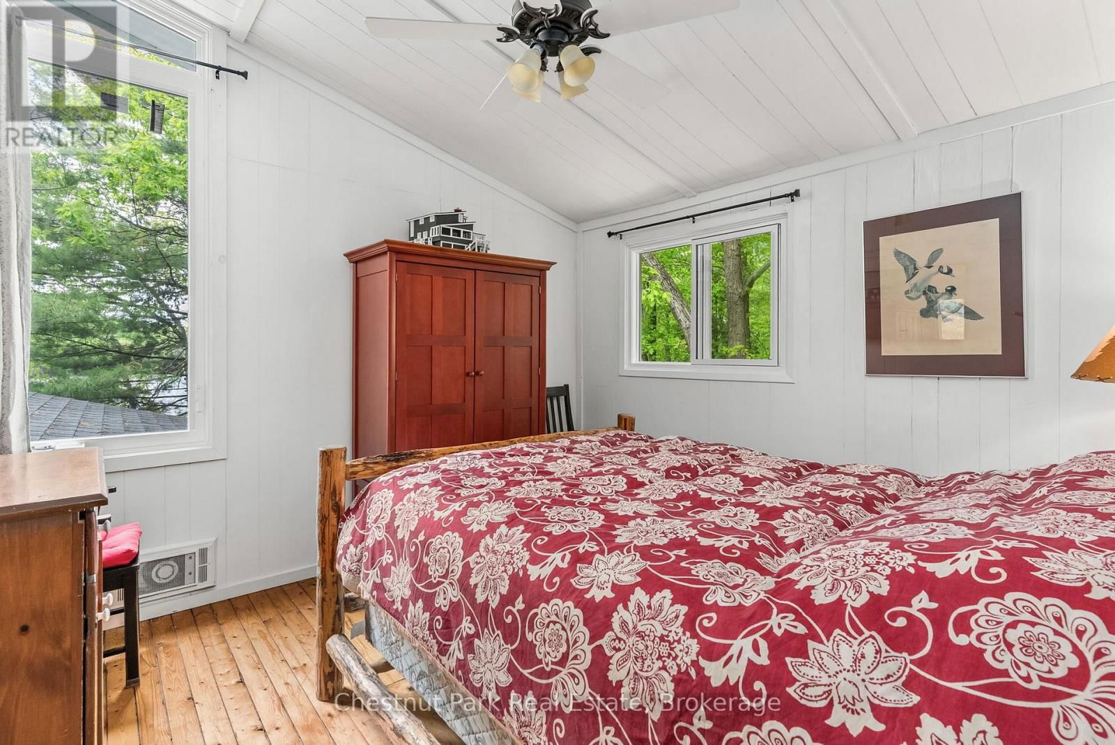1066 APIARY ROAD Image 31