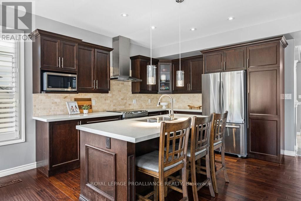 33 BUTTERNUT COURT Image 12