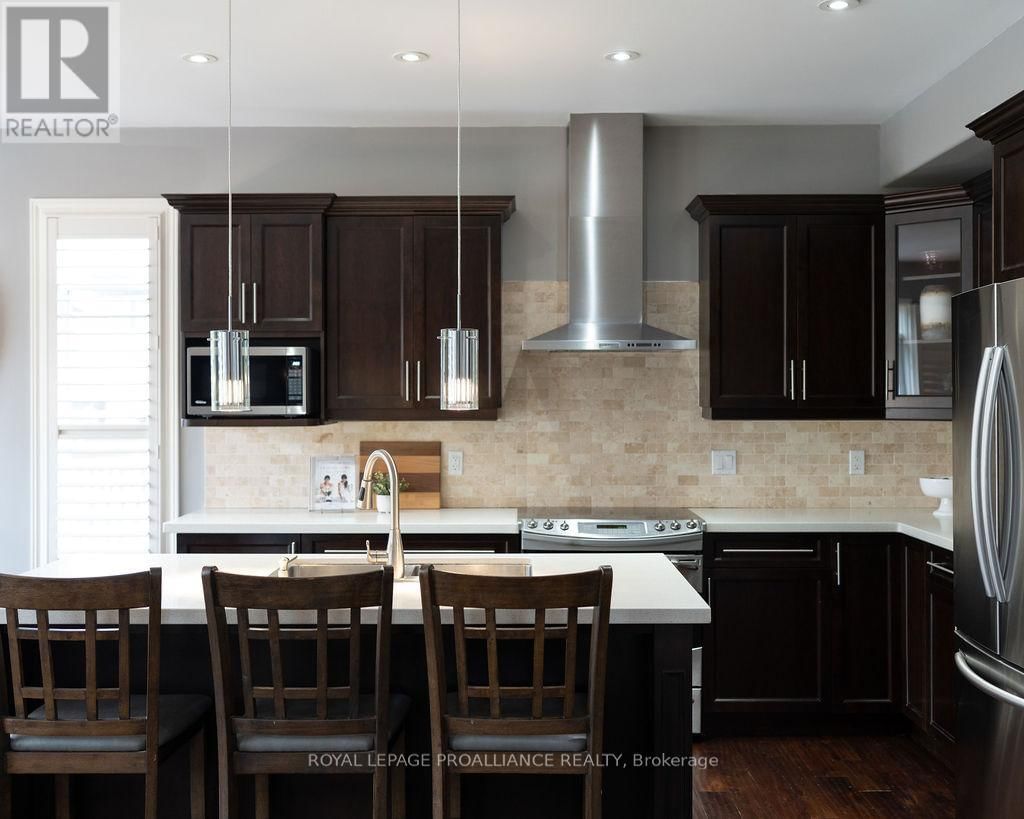 33 BUTTERNUT COURT Image 15