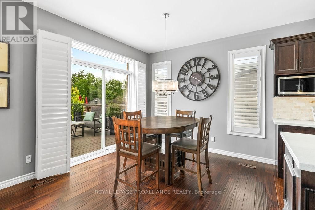 33 BUTTERNUT COURT Image 16