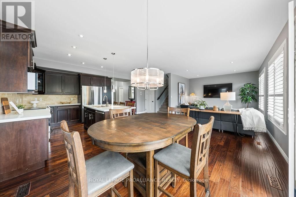 33 BUTTERNUT COURT Image 19