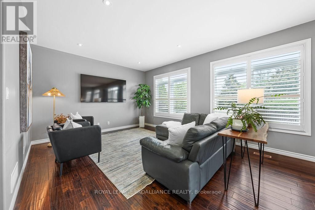 33 BUTTERNUT COURT Image 20