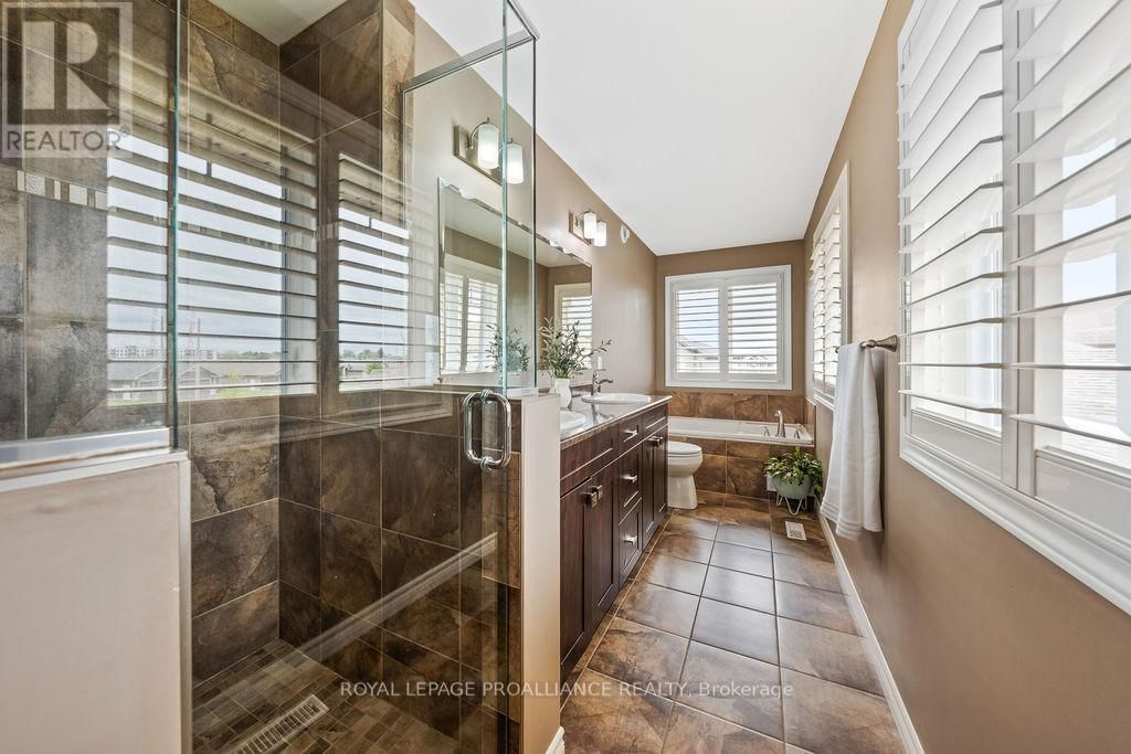 33 BUTTERNUT COURT Image 26