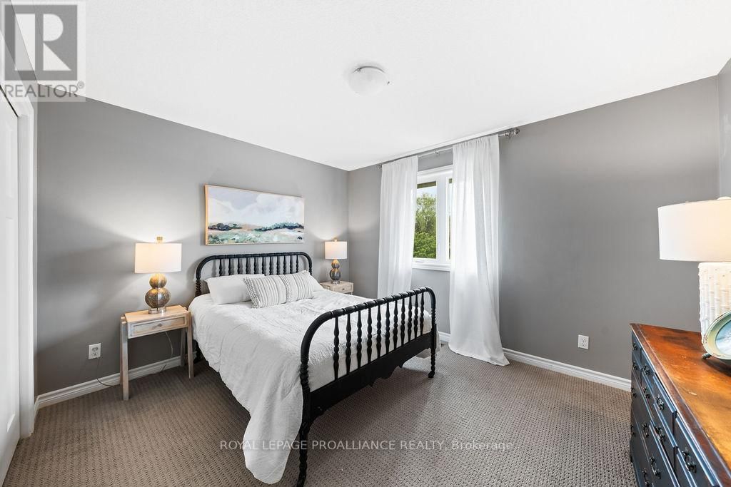 33 BUTTERNUT COURT Image 29
