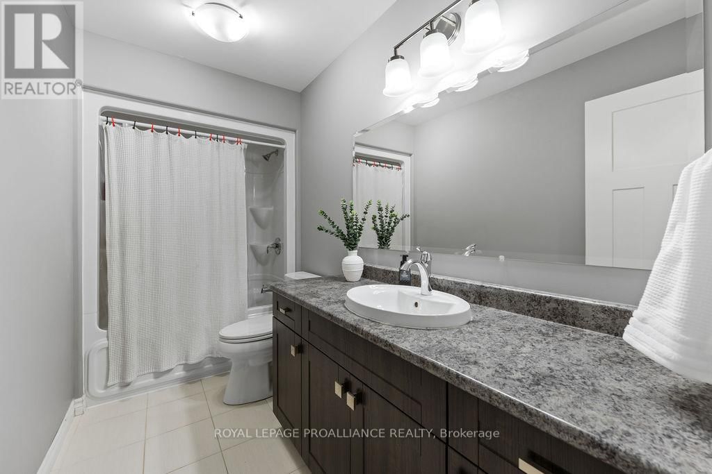33 BUTTERNUT COURT Image 31