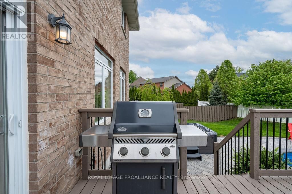 33 BUTTERNUT COURT Image 40