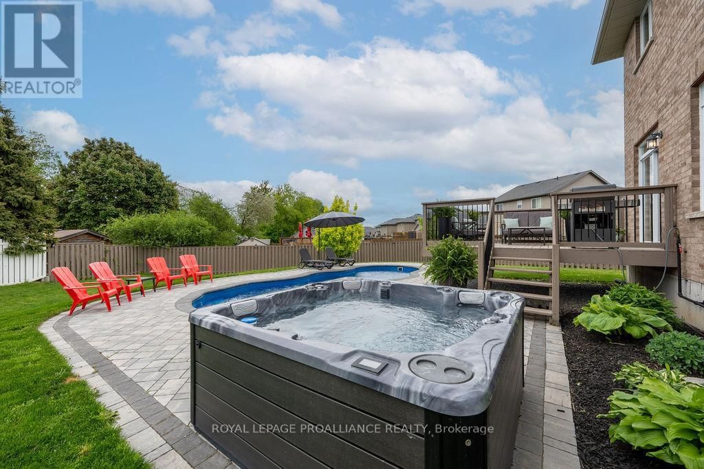 33 BUTTERNUT COURT Image 42