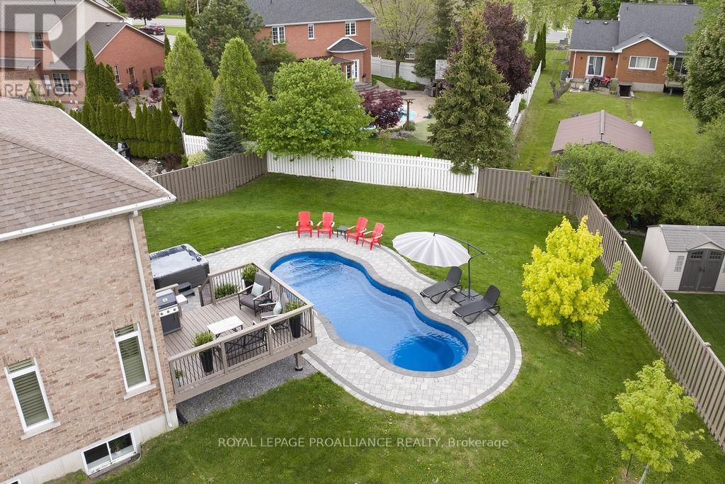 33 BUTTERNUT COURT Image 49