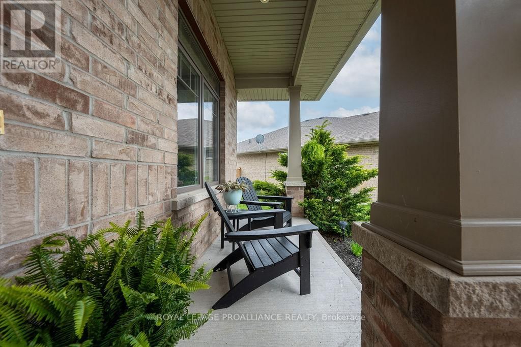 33 BUTTERNUT COURT Image 7
