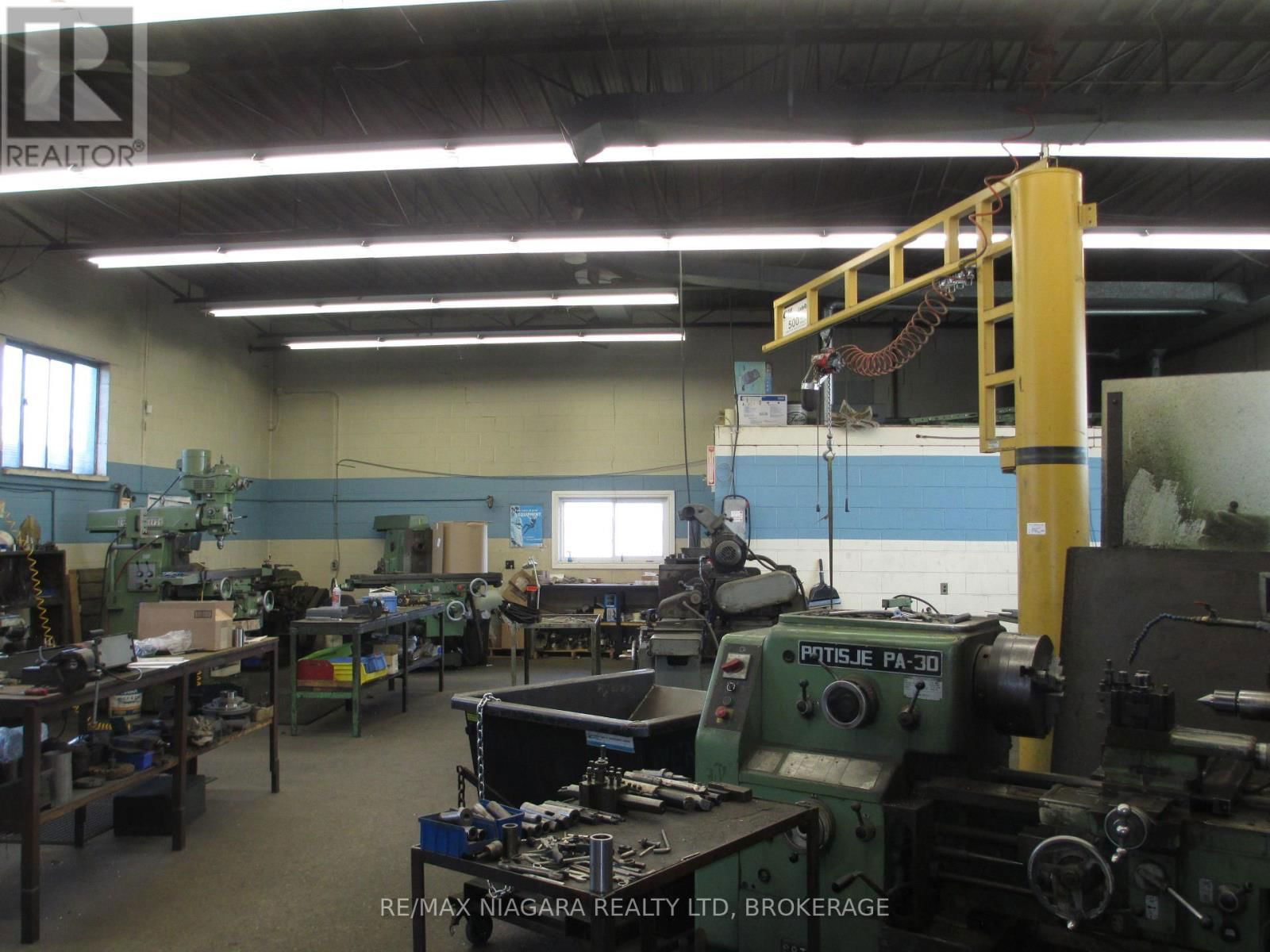 2901 GREENFIELD ROAD Image 2