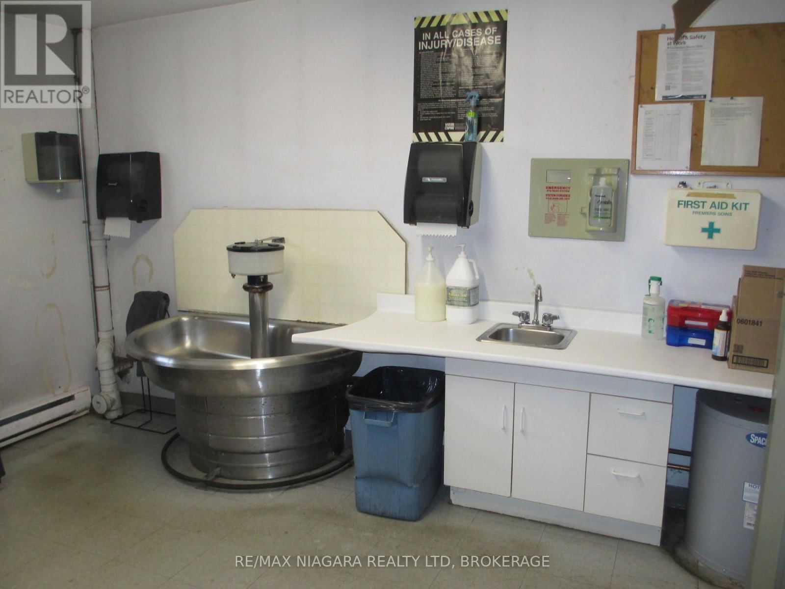 2901 GREENFIELD ROAD Image 20