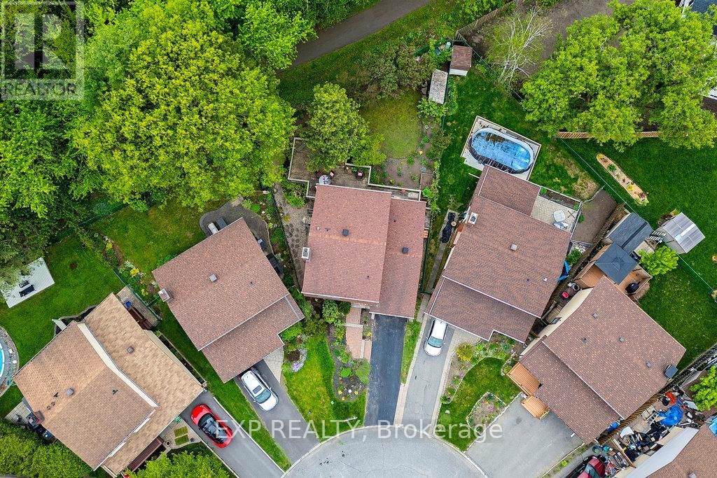 19 ANCROFT COURT Image 40