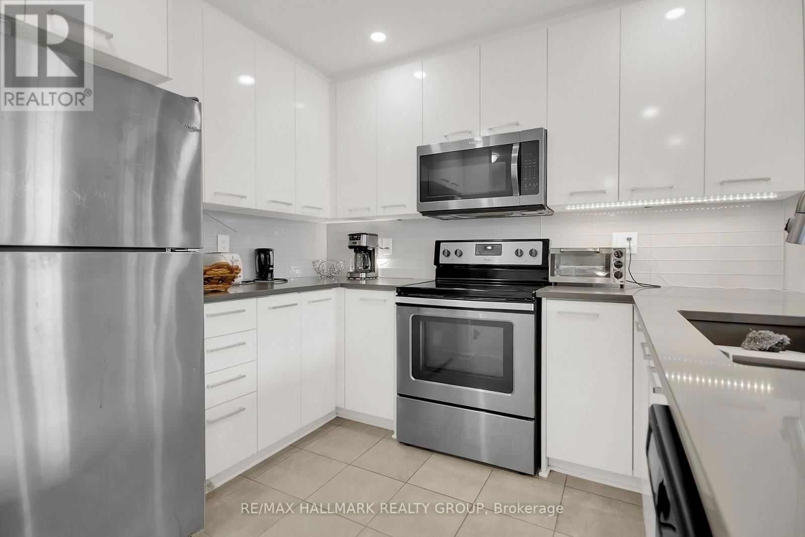10 - 340 TRIBECA PRIVATE Image 17