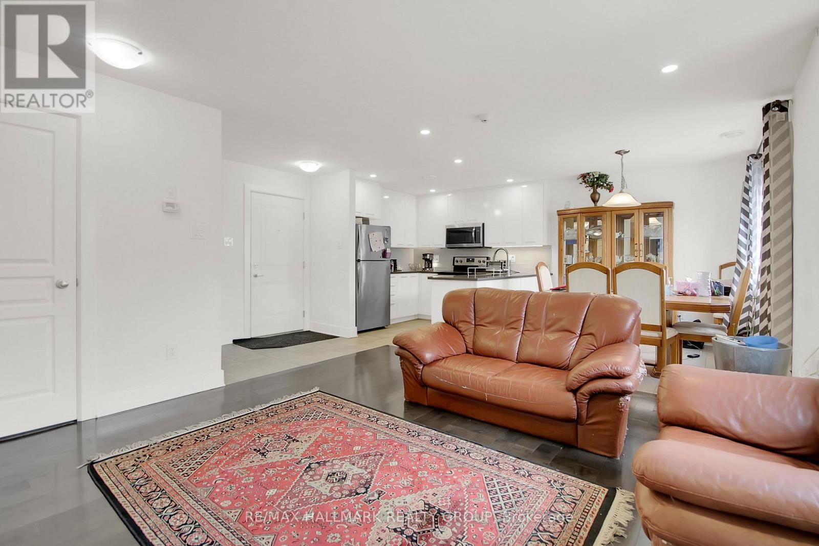 10 - 340 TRIBECA PRIVATE Image 21