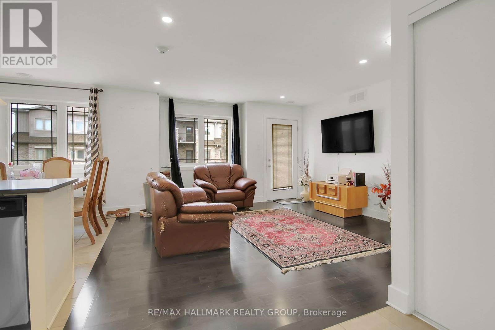 10 - 340 TRIBECA PRIVATE Image 25