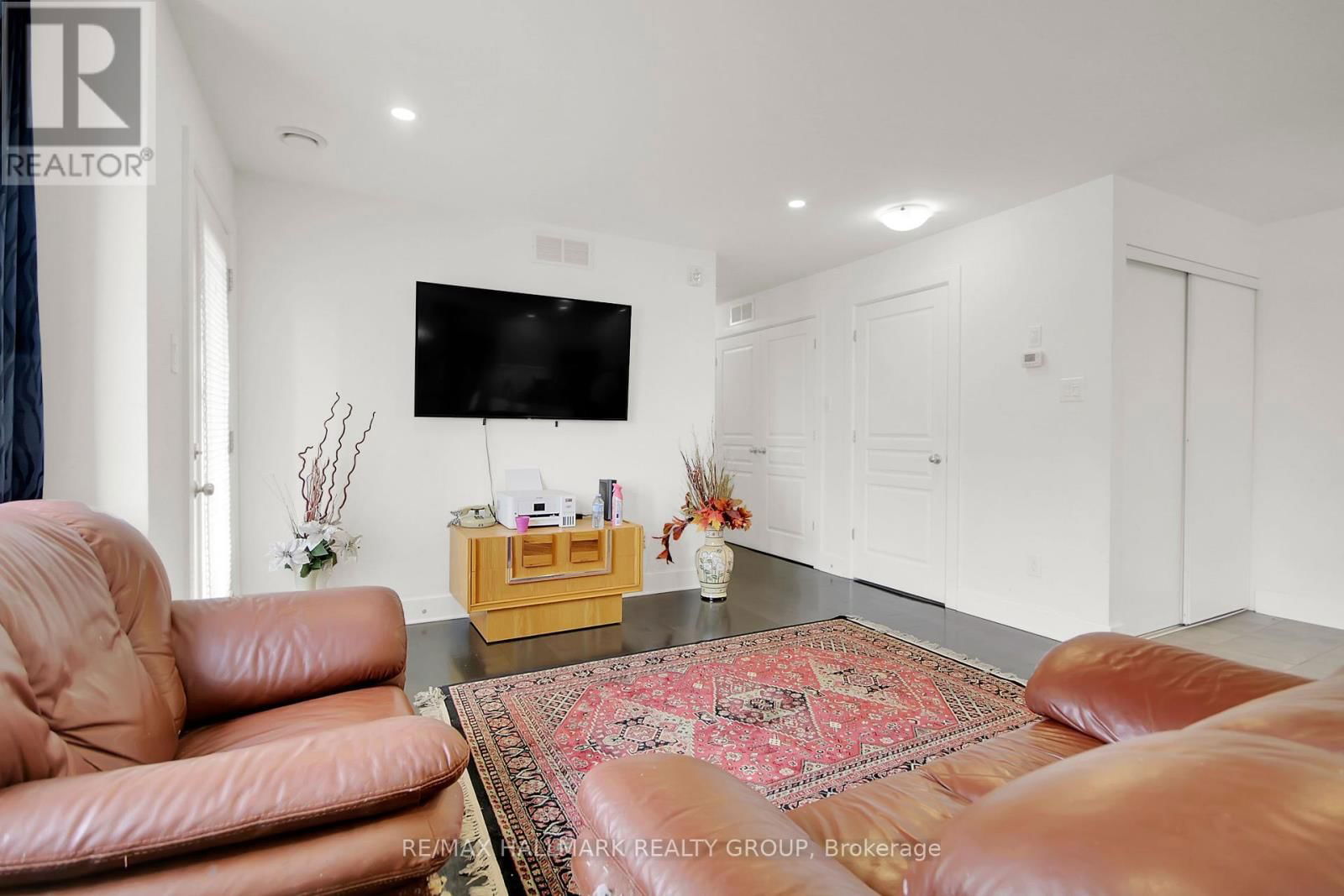 10 - 340 TRIBECA PRIVATE Image 31