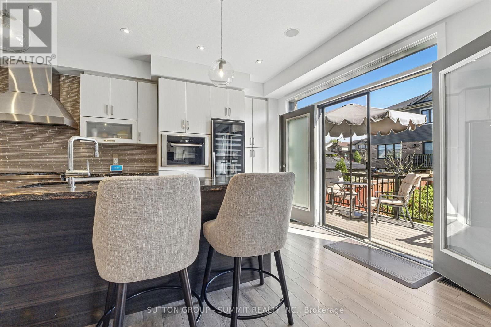 40 ALDGATE AVENUE Image 10