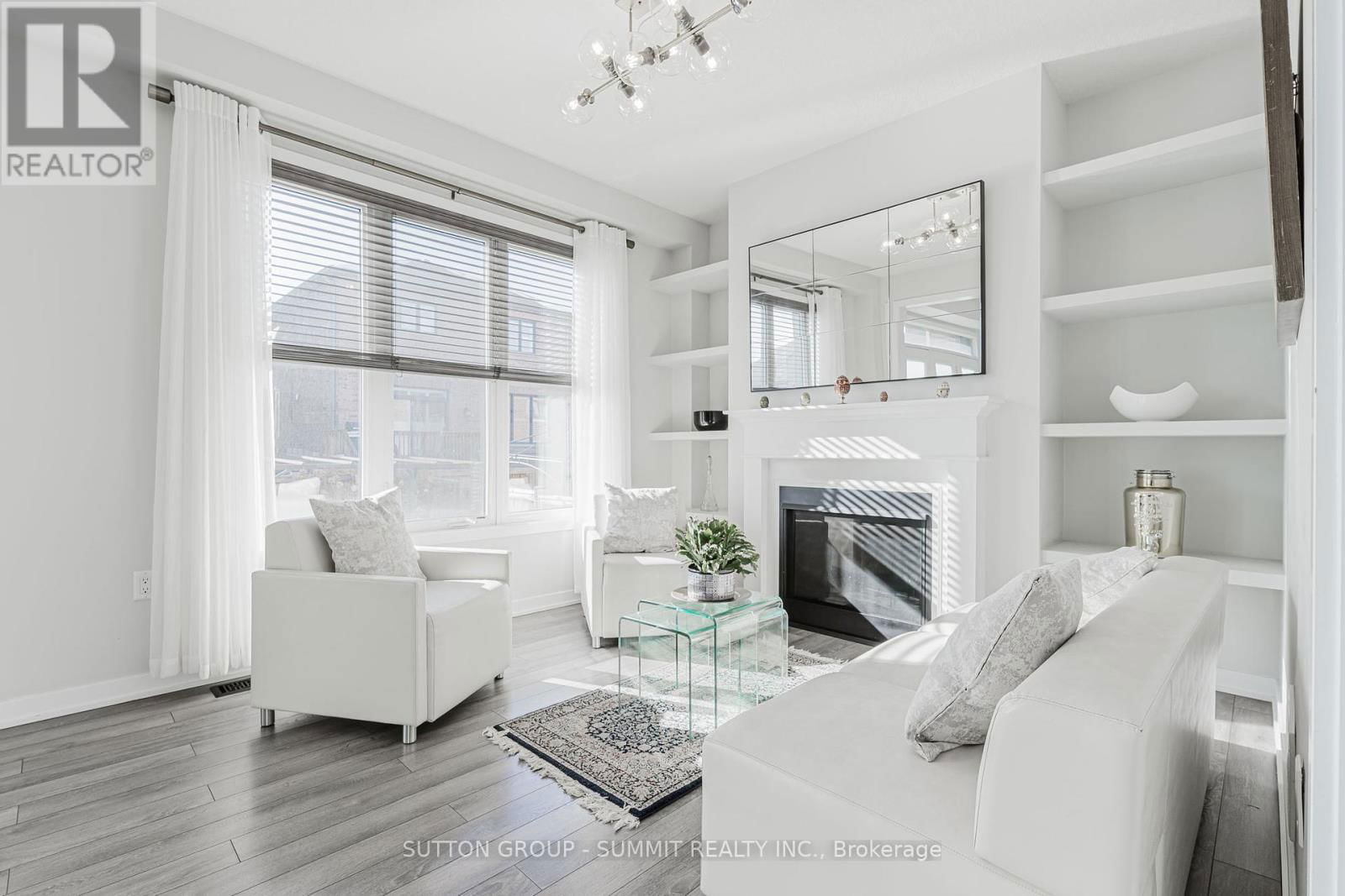 40 ALDGATE AVENUE Image 16