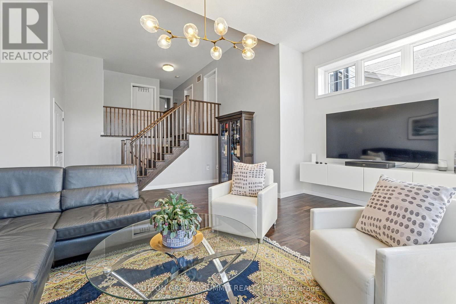 40 ALDGATE AVENUE Image 19