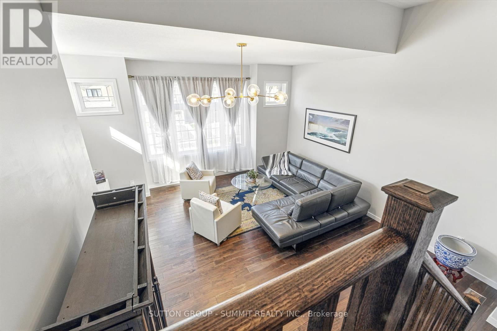 40 ALDGATE AVENUE Image 20