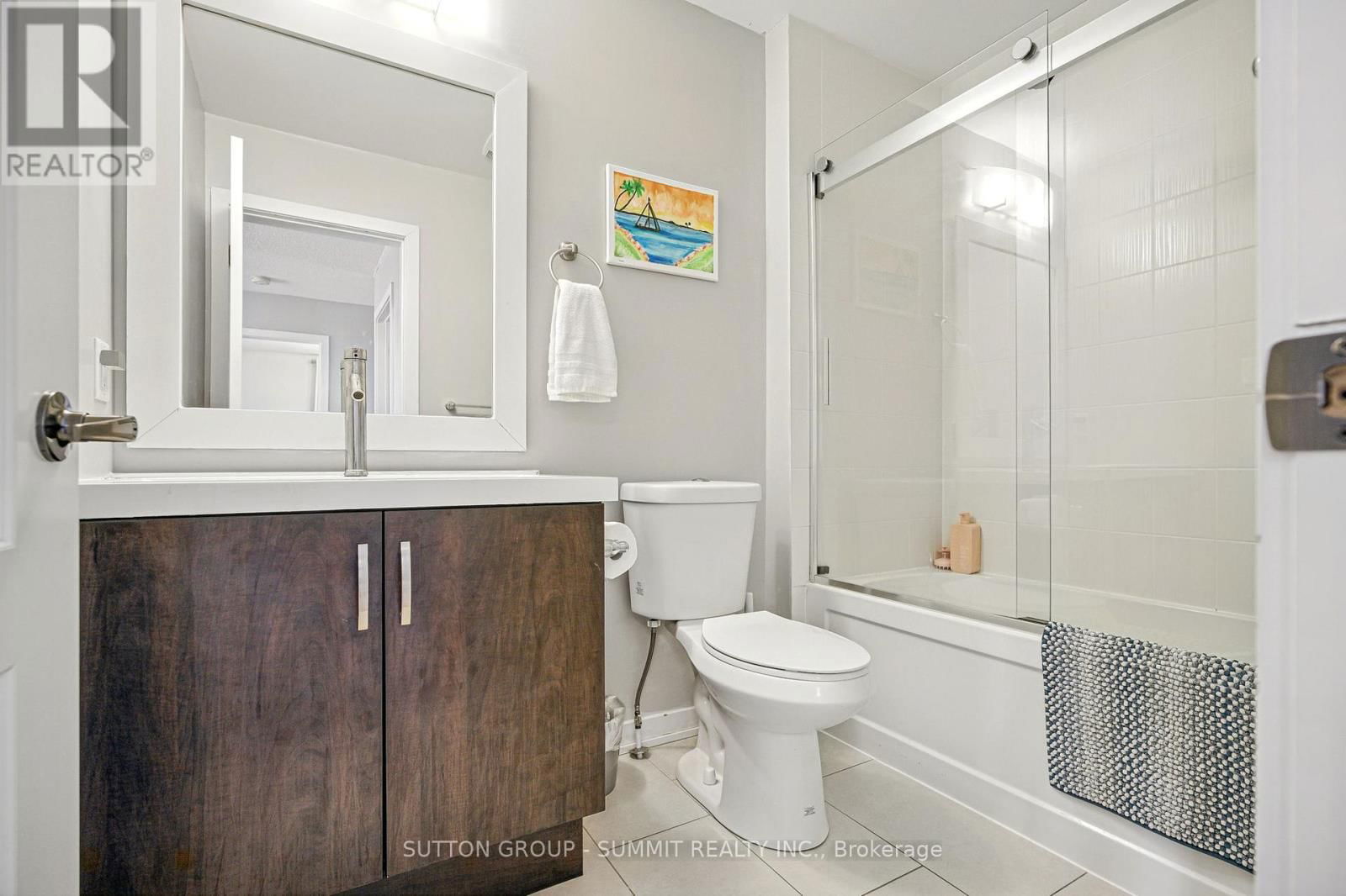 40 ALDGATE AVENUE Image 23