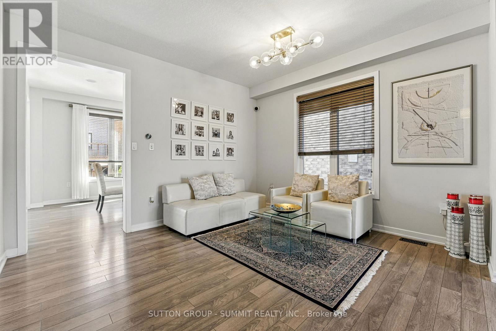 40 ALDGATE AVENUE Image 4