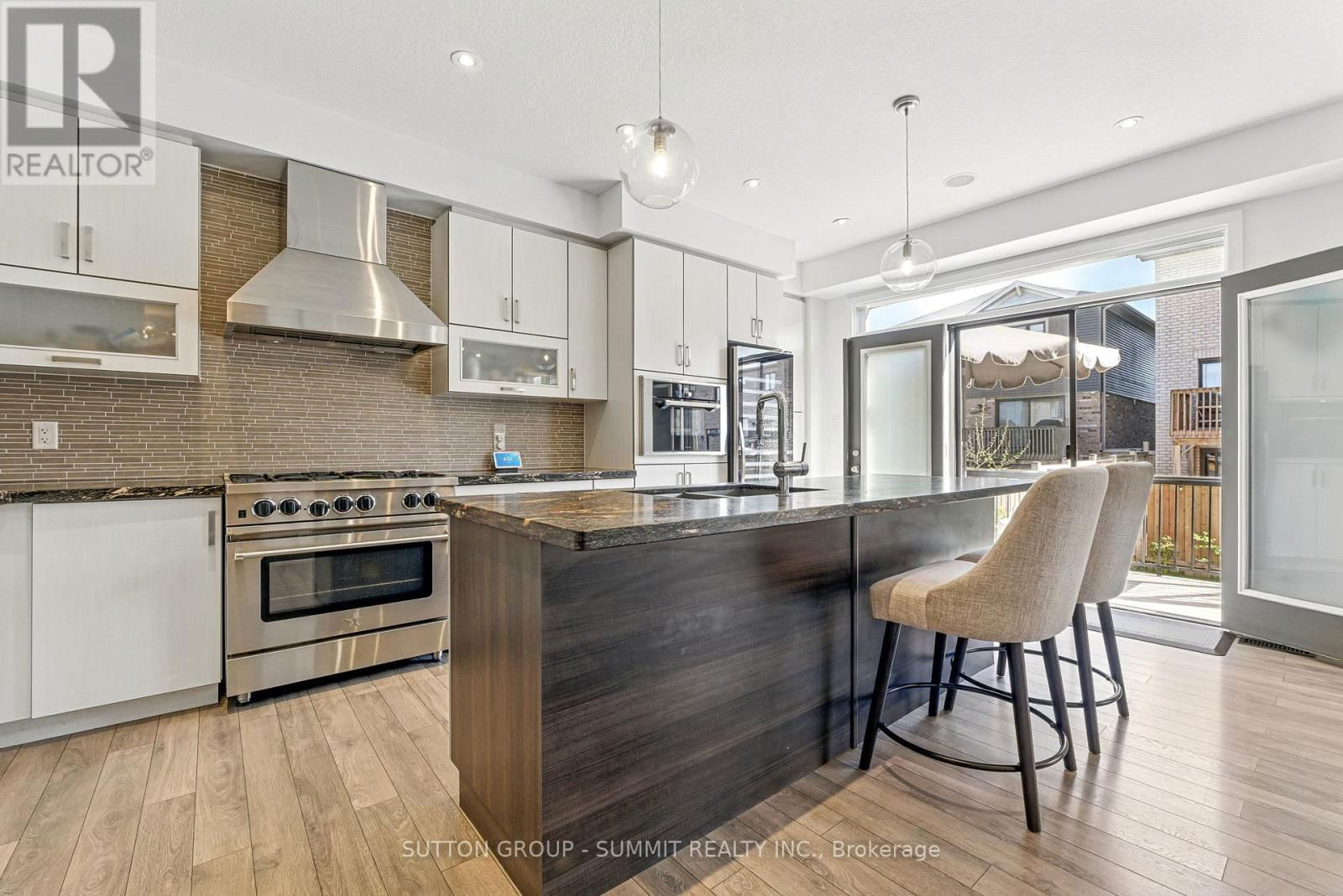 40 ALDGATE AVENUE Image 7