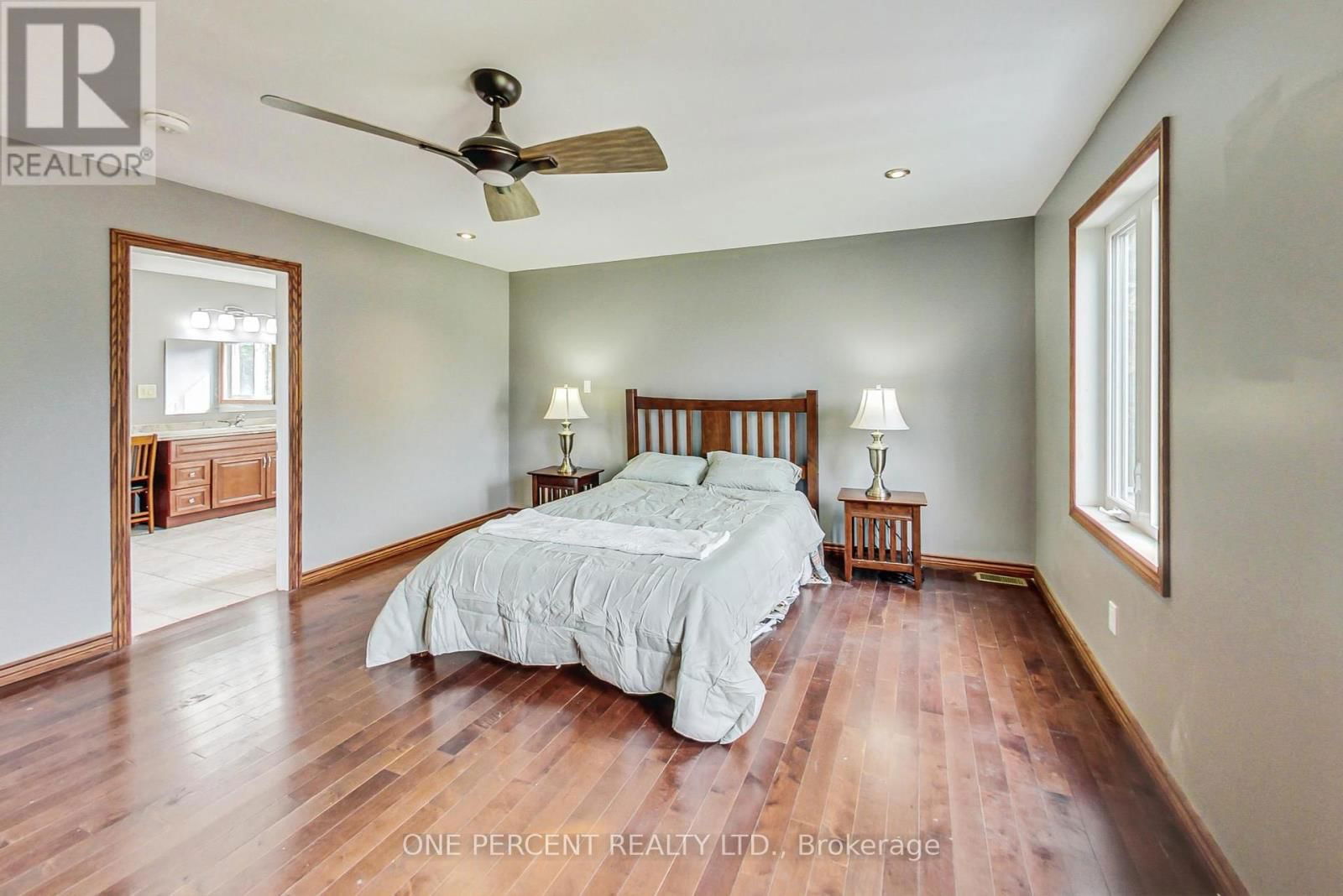 23 GROVE STREET Image 18