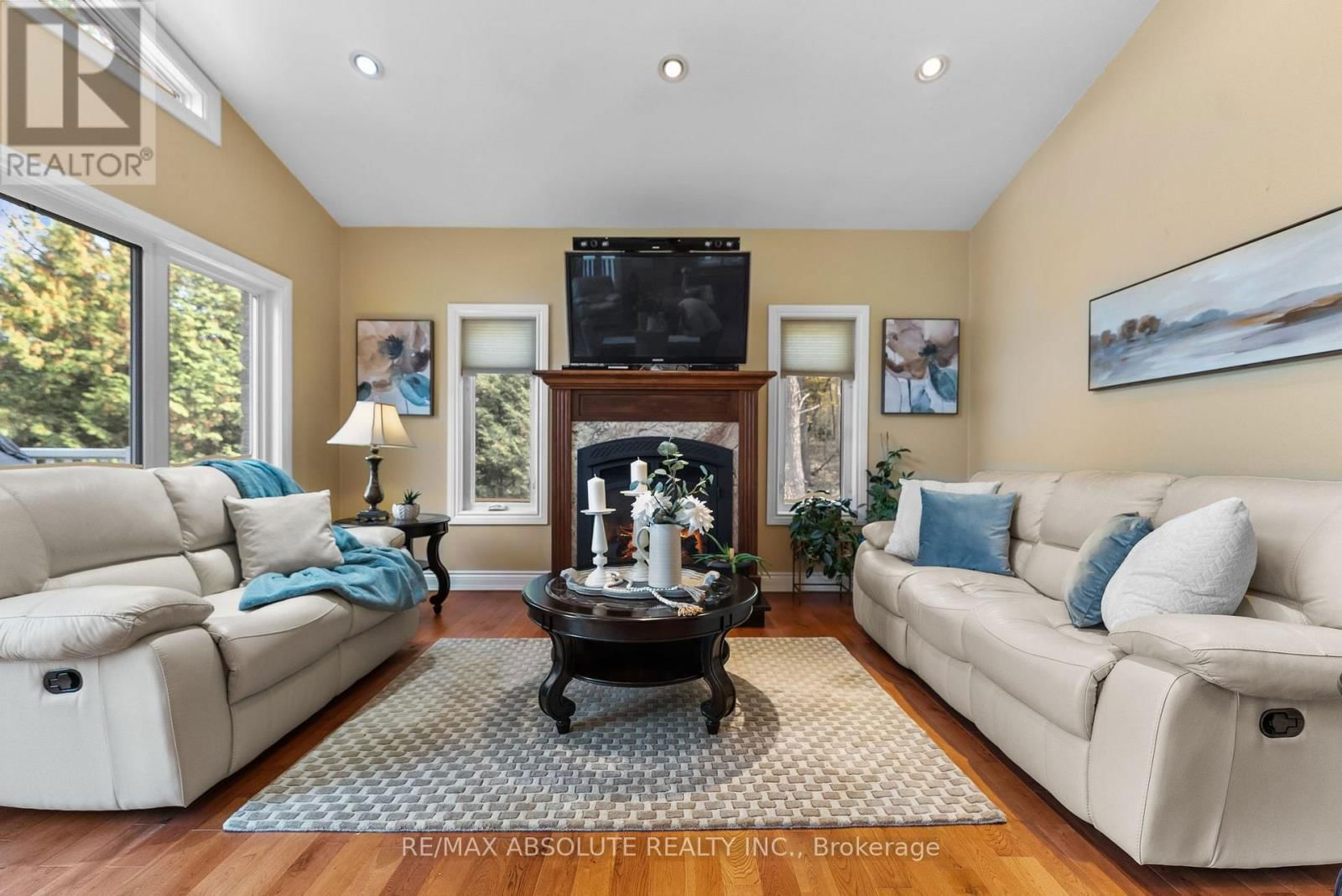 1096 SNYE ROAD Image 7